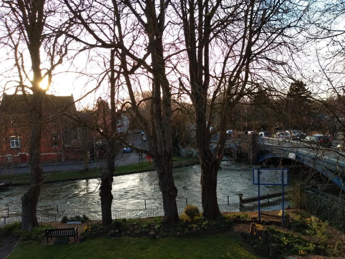 River Hotel Oxford Esterno foto